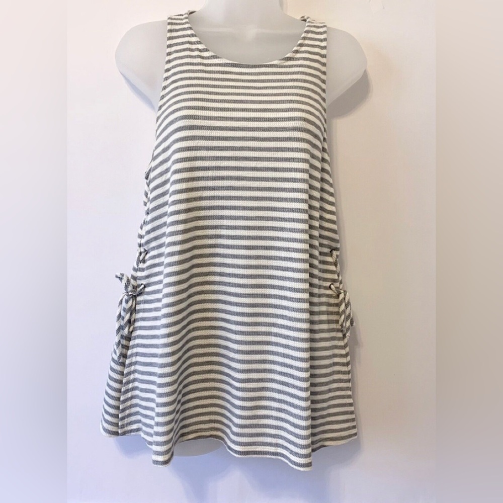 3/$25 Sale 🎈PPLA Clothing Ariana lace up gray ivory stripped tank